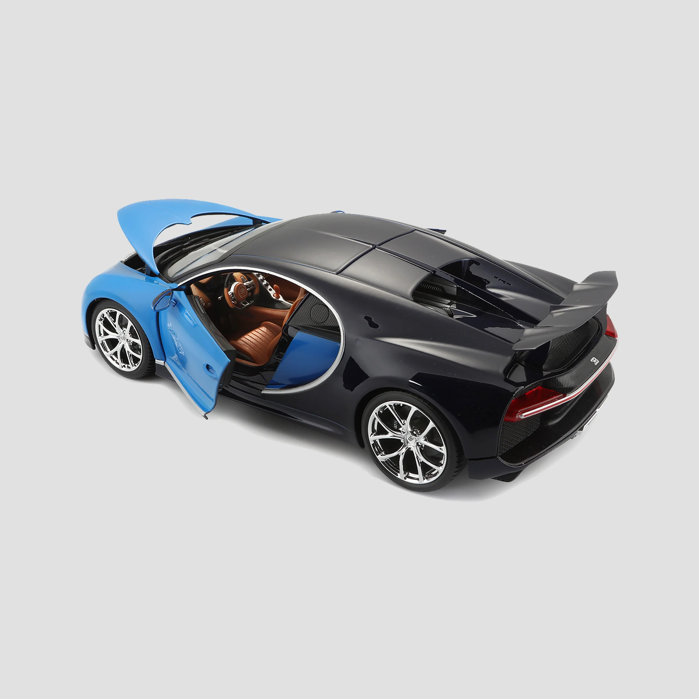 BUGATTI CHIRON SCALE MODEL 1:18 BLUE - Image 3