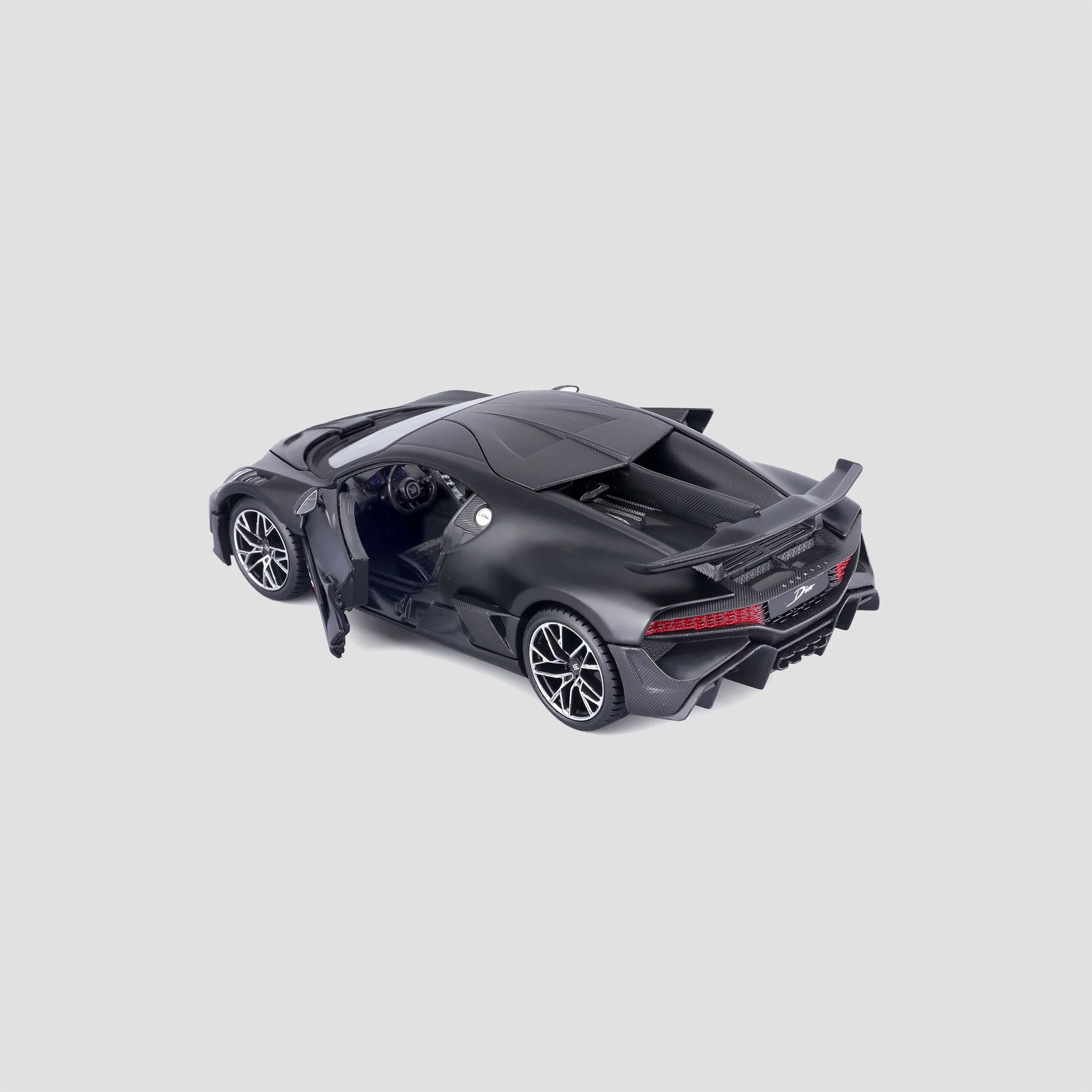 BUGATTI DIVO SCALE MODEL 1:24 MATTE BLACK - Image 3